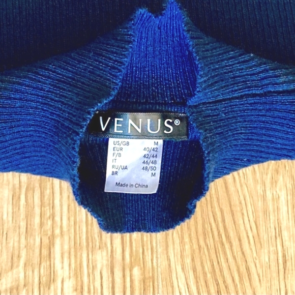 VENUS Blue, Knit, Bell Sleeve,  S-t-r-e-t-c-h Sweater Dress size Medium - Picture 6 of 8